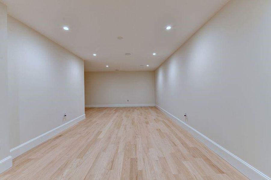 Spacious, unfurnished interior of a new home in , Gainesville (Image 57).