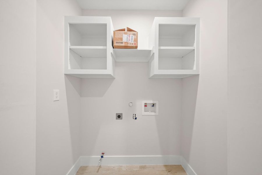 Spacious, unfurnished interior of a new home in , Houston (Image 35).