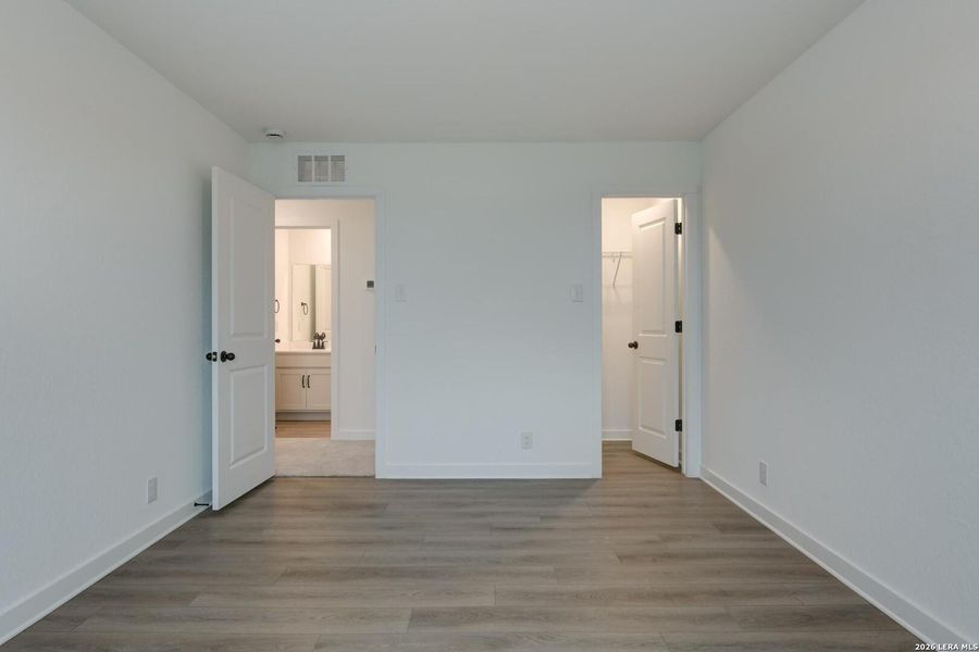 Spacious, unfurnished interior of a new home in Nopal Valley, San Antonio (Image 28). Spacious, unfurnished interior of a new home in Nopal Valley, San Antonio (Image 28).