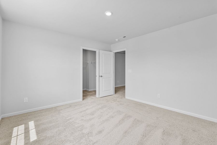 Spacious, unfurnished interior of a new home in Hanes Lake, Winston-Salem (Image 35). Spacious, unfurnished interior of a new home in Hanes Lake, Winston-Salem (Image 35).