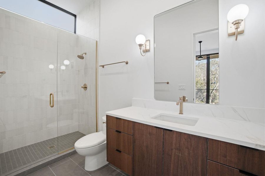 4th bedroom ensuite bath