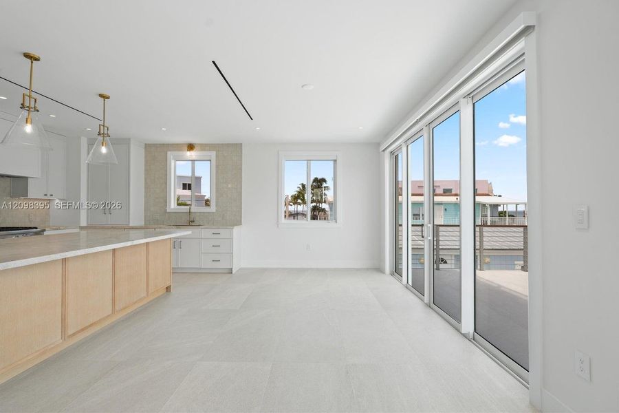 Spacious, unfurnished interior of a new home in , Key Largo (Image 60).
