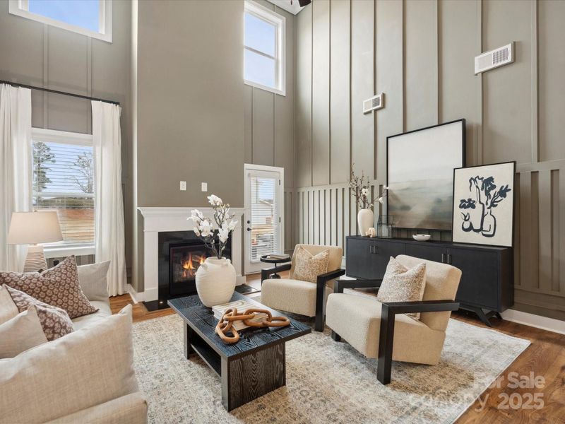 Photo is of Model and for representational purposes only