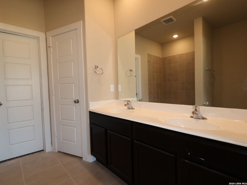 Furnished interior view inside a new home in Meadows at Clear Springs, New Braunfels (Image 11). Furnished interior view inside a new home in Meadows at Clear Springs, New Braunfels (Image 11).