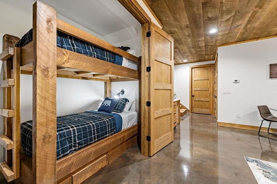 Furnished interior view inside a new home in , McCaysville (Image 34).