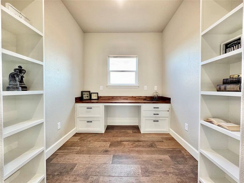 Furnished interior view inside a new home in , Abilene (Image 8).