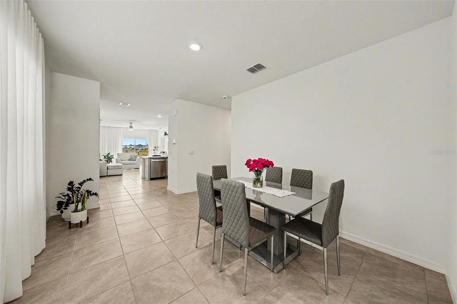 Furnished interior view inside a new home in , Wesley Chapel (Image 11).