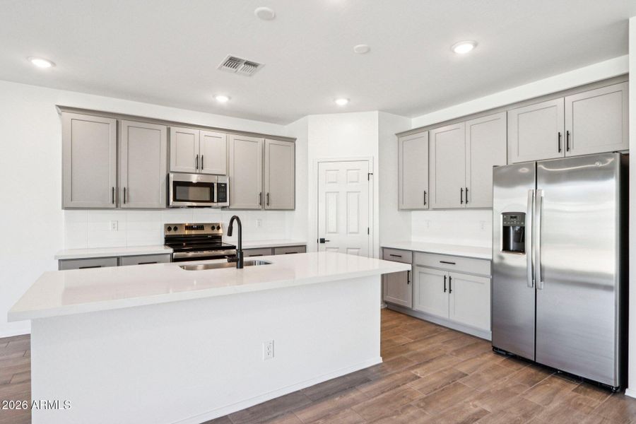 13-web-or-mls-W Bowker St-S2703-013