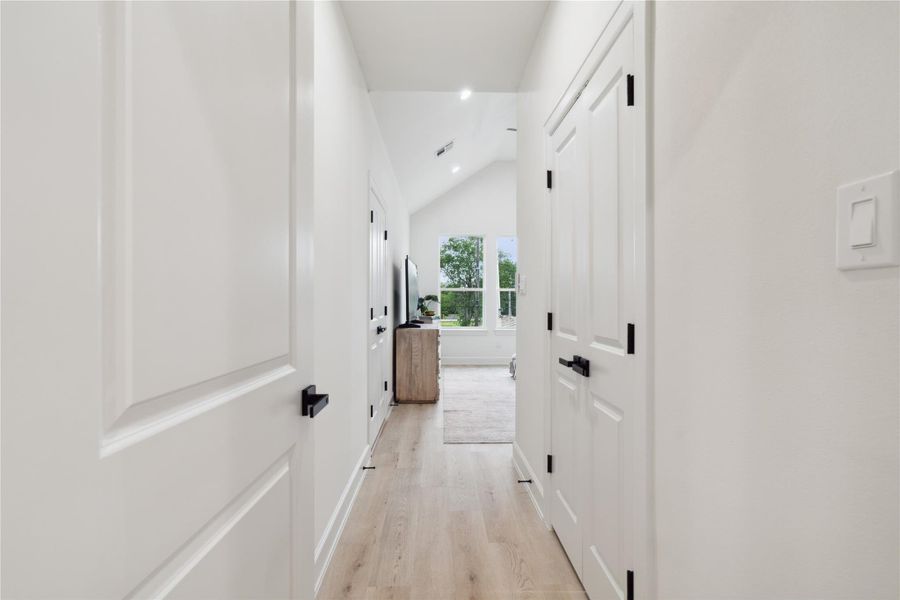 Spacious, unfurnished interior of a new home in , Houston (Image 20).