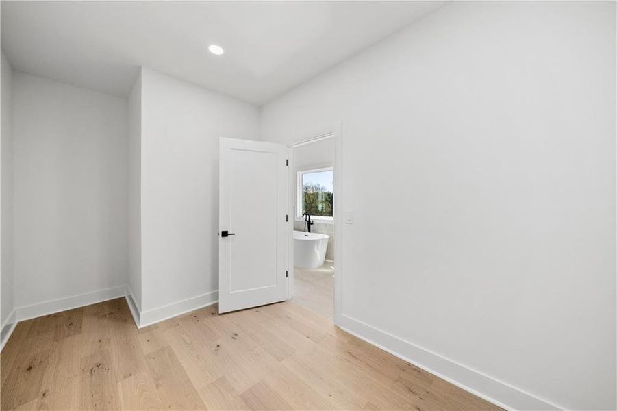 Spacious, unfurnished interior of a new home in Echo at Crabapple, Milton (Image 25).