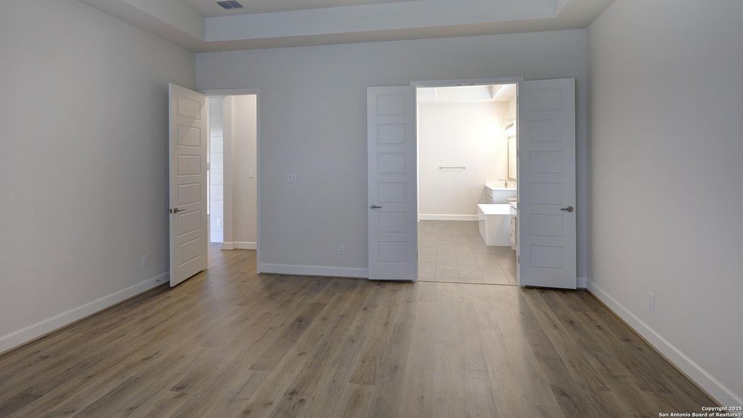 Spacious, unfurnished interior of a new home in Esperanza 80', Boerne (Image 17). Spacious, unfurnished interior of a new home in Esperanza 80', Boerne (Image 17).