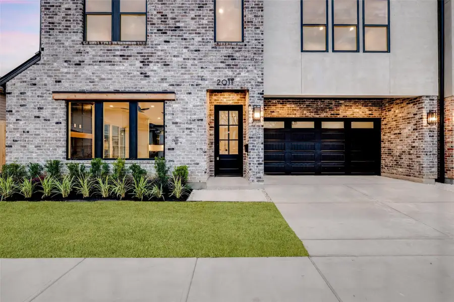 Mazzarino is the 2023 Custom Builder of the Year by GHBA. Built-in the heart of Houston, Montrose, this residence features all of the high-end finishes you’ve come to expect from Mazzarino. A balance of luxury & modern-day living. This new luxury, energy-efficient home features 1st-floor living, kitchen wine bar, game room with dry bar, and a private driveway. Finishes include natural stone/granite counters, Fisher Paykel appliances, a luxurious primary closet, engineered wood floors & more!