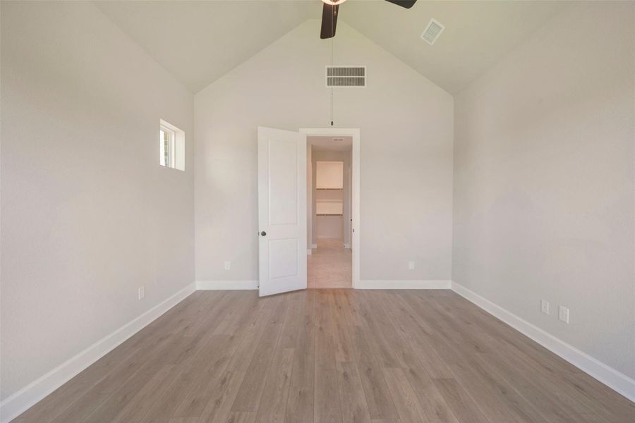 Spacious, unfurnished interior of a new home in Grange - Reserve Collection, Katy (Image 21).