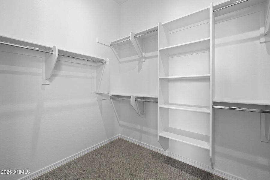 20) PRIMARY CLOSET