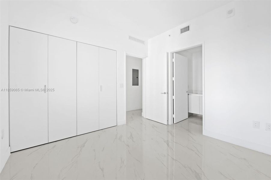 Spacious, unfurnished interior of a new home in Aria Reserve, Miami (Image 22). Spacious, unfurnished interior of a new home in Aria Reserve, Miami (Image 22).