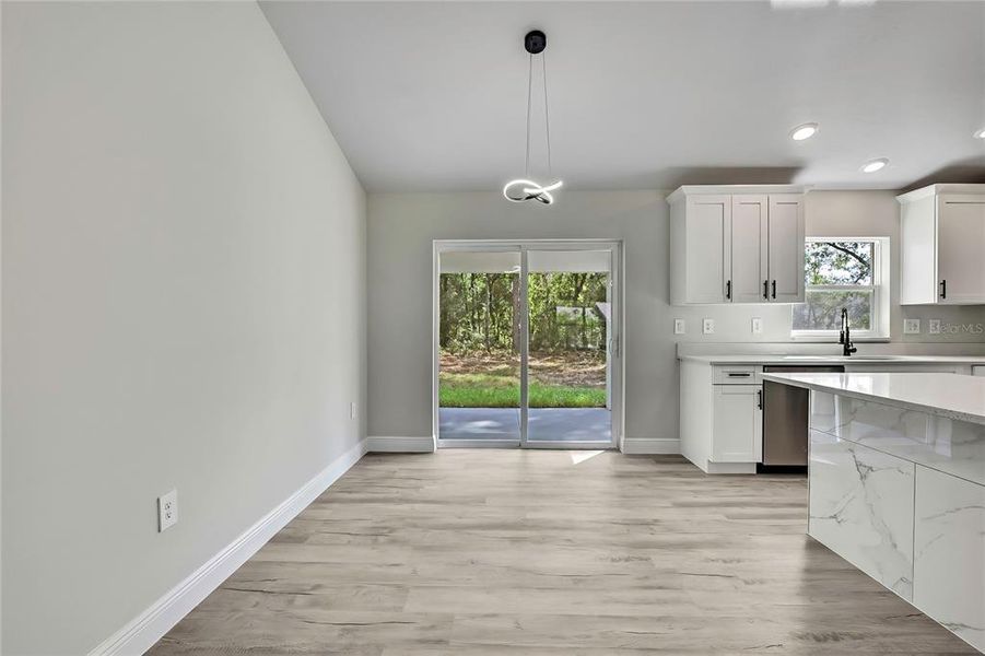Spacious, unfurnished interior of a new home in , Citrus Springs (Image 12).