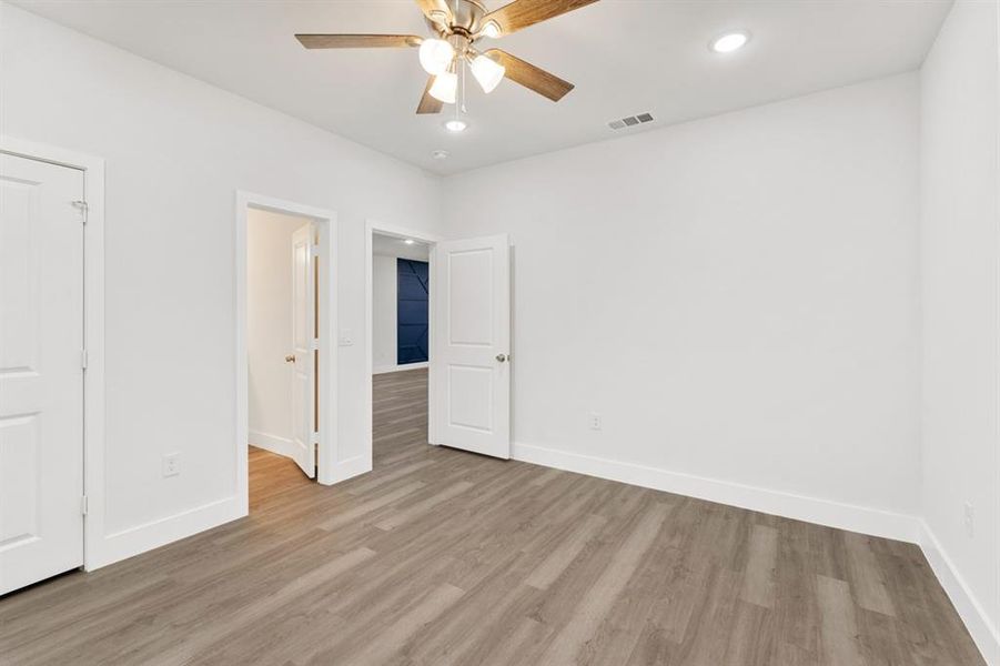 Spacious, unfurnished interior of a new home in , Malakoff (Image 9). Spacious, unfurnished interior of a new home in , Malakoff (Image 9).