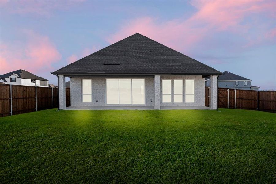 Exterior details and patio area of a home in Edgewood Creek, Celina (Image 3).