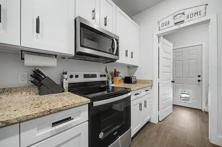 Furnished interior view inside a new home in , Malakoff (Image 15).