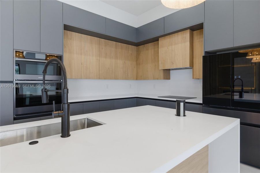 Close-up of interior finishes inside a home in , Cape Coral (Image 35).