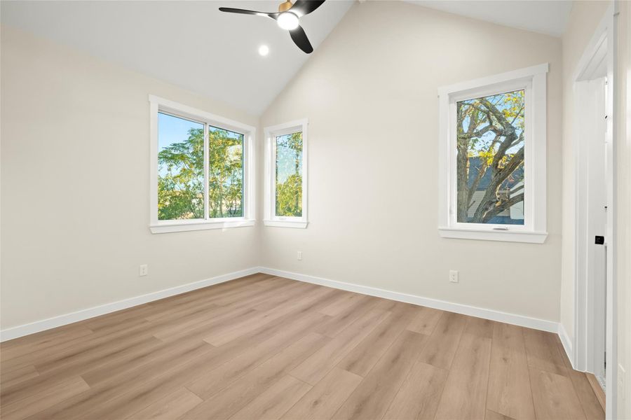 Spacious, unfurnished interior of a new home in , Austin (Image 25).