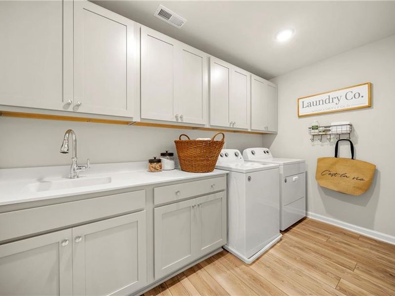 Furnished interior view inside a new home in Riverwood, Dallas (Image 33).