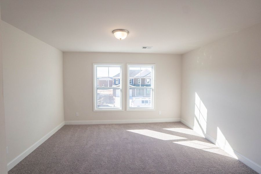Representative unfurnished interior of a home built from the Saluda by Hurricane Builders in Southern Column Estates, Florence (Image 19).