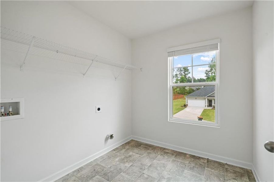 Spacious, unfurnished interior of a new home in Stillwater Springs, Dacula (Image 13).