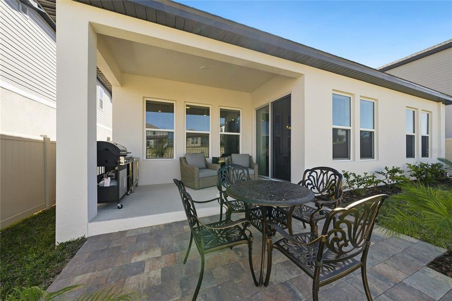 Exterior details and patio area of a home in Silverleaf Reserve, Winter Garden (Image 4).