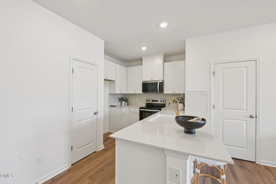 10-web-or-mls-2027 Oakdale Dr-S3103-010