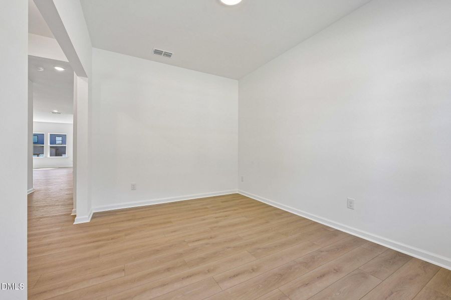 22-web-or-mls-Ken Dr-S2304-022