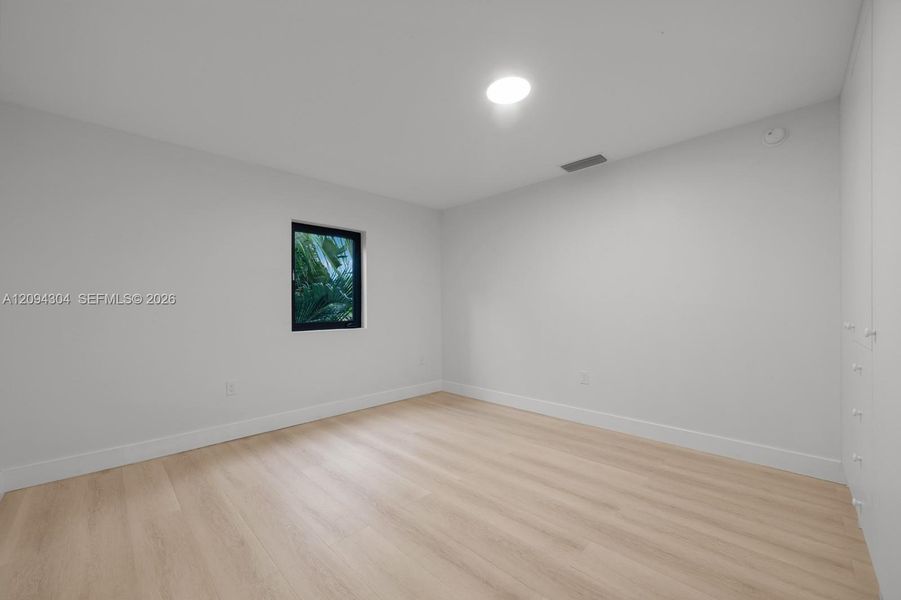 Spacious, unfurnished interior of a new home in , Hollywood (Image 22).