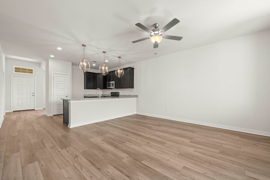 Spacious, unfurnished interior of a new home in The Reserve at Turnbo Ranch, Killeen (Image 16).