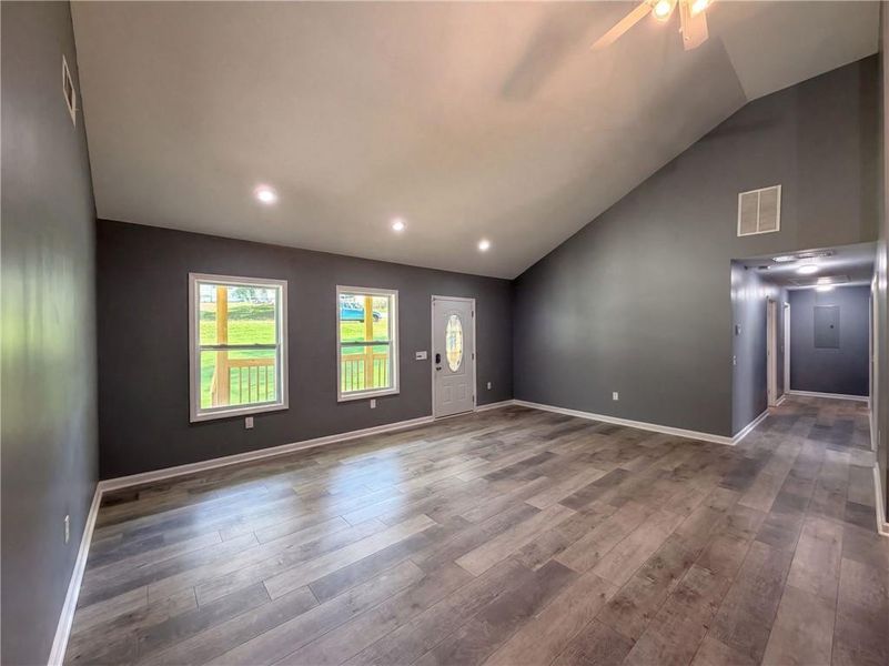 Spacious, unfurnished interior of a new home in , Carrollton (Image 11).
