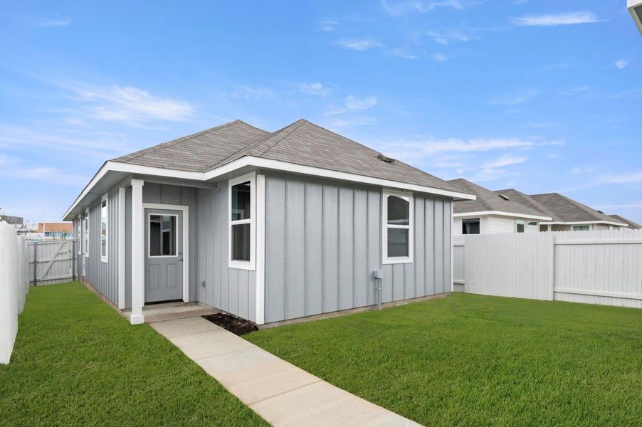 Exterior details and patio area of a home in Casetta Ranch, Kyle (Image 4).