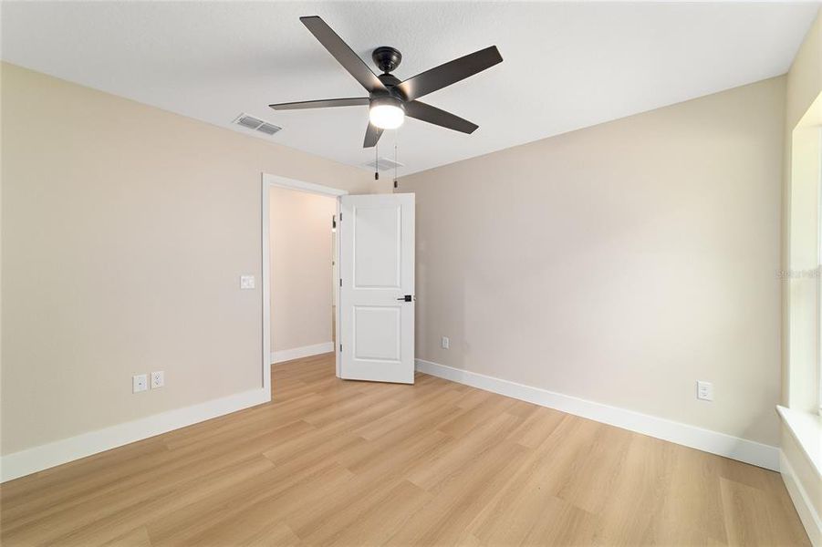 Spacious, unfurnished interior of a new home in , Dunnellon (Image 46).