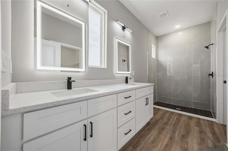 Furnished interior view inside a new home in , Winter Haven (Image 13).