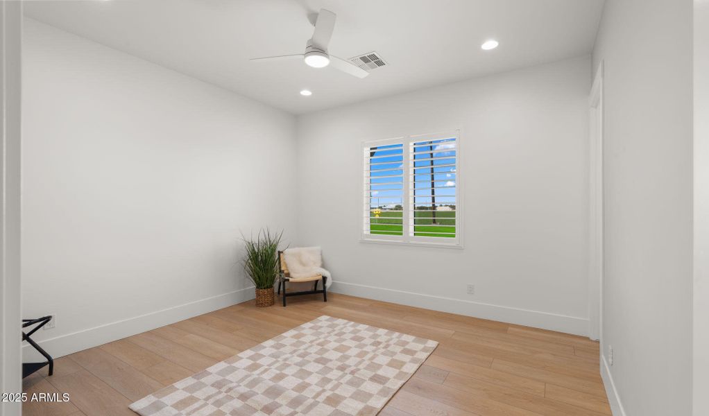 43-web-or-mls-Secondary EnSuite Bedroom2 43-web-or-mls-Secondary EnSuite Bedroom2