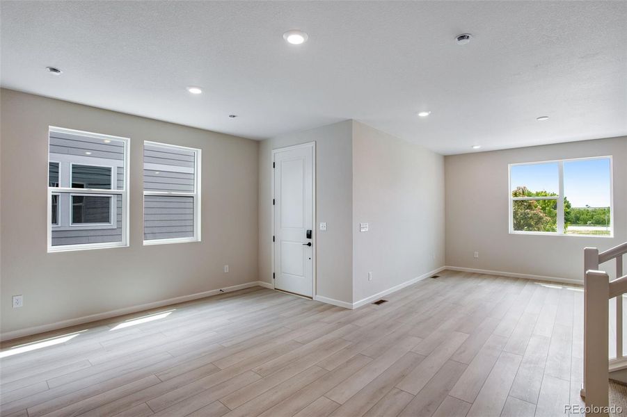 Spacious, unfurnished interior of a new home in Sugar Mill Village, Longmont (Image 33). Spacious, unfurnished interior of a new home in Sugar Mill Village, Longmont (Image 33).