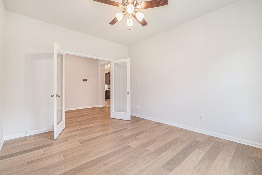 Spacious, unfurnished interior of a new home in Oakwood Ranch, Willis (Image 15).