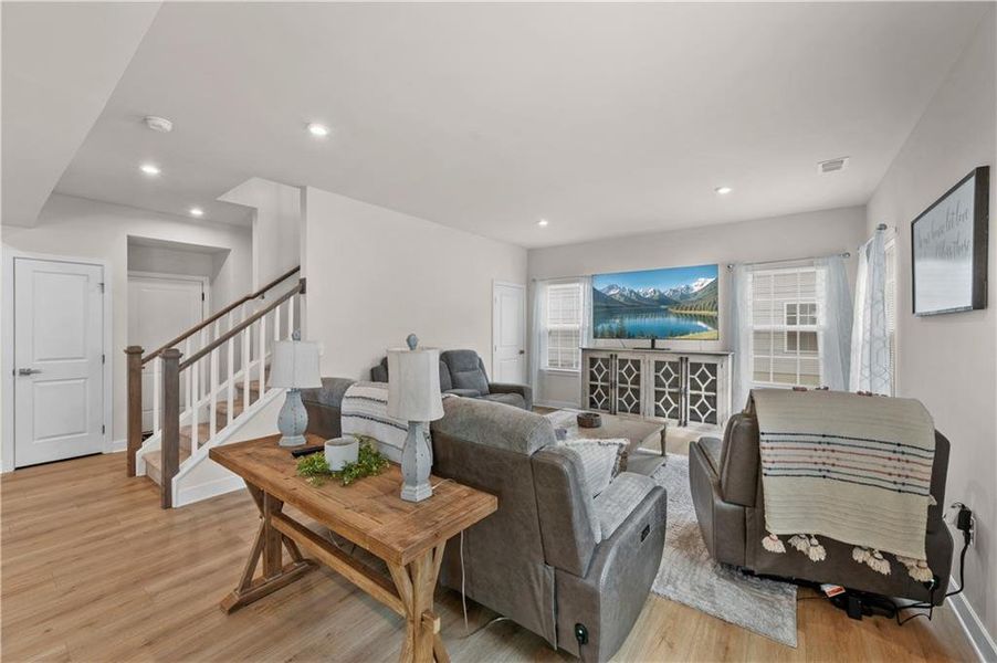 Furnished interior view inside a new home in , Calhoun (Image 17).