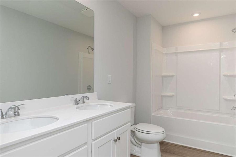 Image 26 of a home in River Oaks.