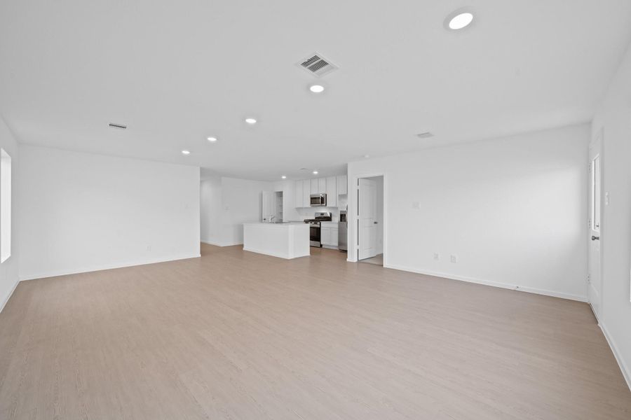 Spacious, unfurnished interior of a new home in The Grand Prairie, Hockley (Image 24). Spacious, unfurnished interior of a new home in The Grand Prairie, Hockley (Image 24).