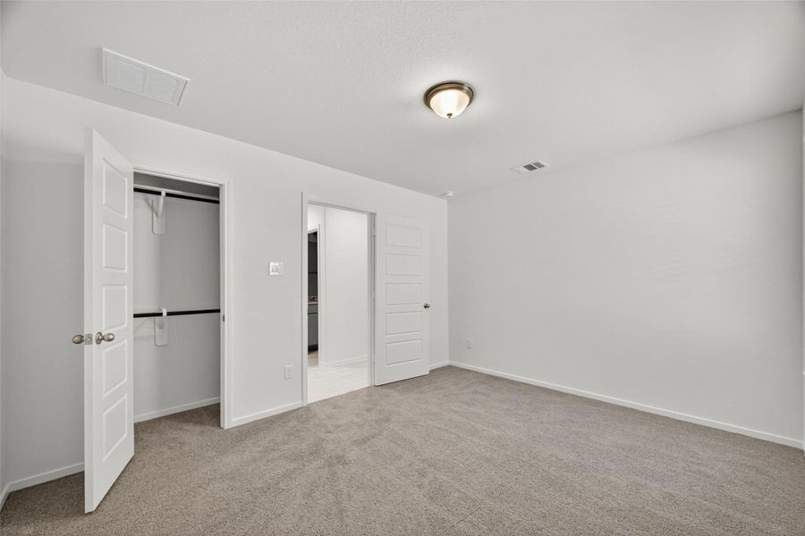Spacious, unfurnished interior of a new home in Rollingbrook Estates, Baytown (Image 30). Spacious, unfurnished interior of a new home in Rollingbrook Estates, Baytown (Image 30).
