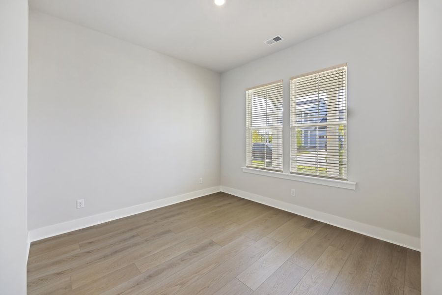 Spacious, unfurnished interior of a new home in , Summerville (Image 21).