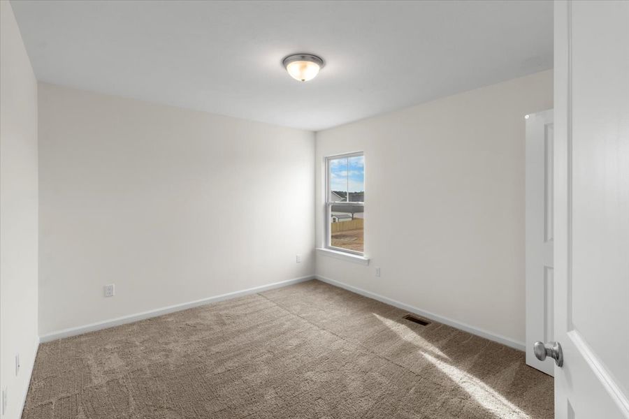 Spacious, unfurnished interior of a new home in Windsor, North Augusta (Image 15).