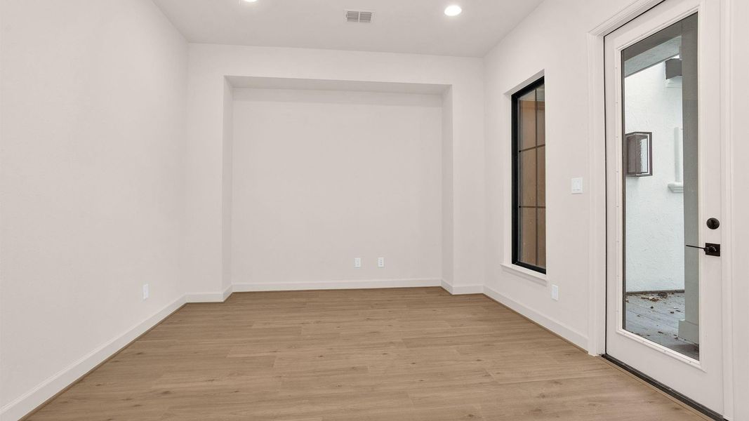 Spacious, unfurnished interior of a new home in Sienna, Missouri City (Image 6). Spacious, unfurnished interior of a new home in Sienna, Missouri City (Image 6).