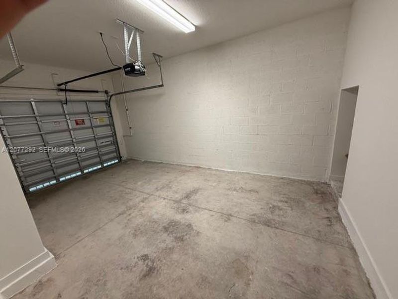 Spacious, unfurnished interior of a new home in , Homestead (Image 10).