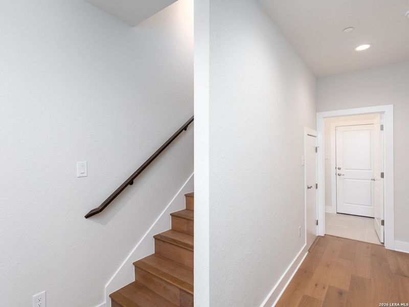 Spacious, unfurnished interior of a new home in , San Antonio (Image 26).