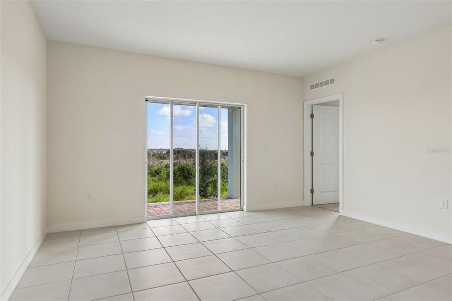 Spacious, unfurnished interior of a new home in Hamilton Bluff, Haines City (Image 18).
